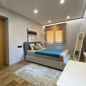 Tomas Sagaro Apartment